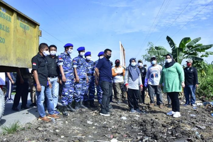 Bupati Bengkalis Kasmarni Ajak Warga Babussalam Jaga Kebersihan lingkungan