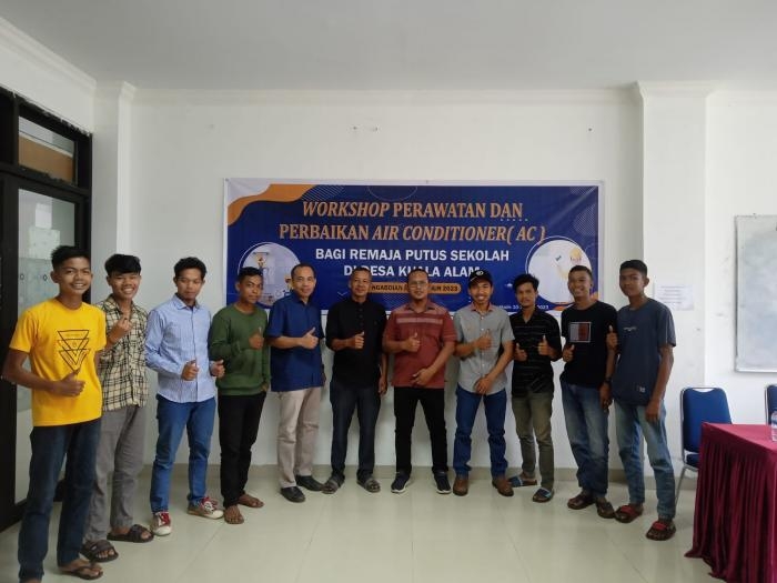 Remaja Desa Kuala Alam Dapat Pelatihan Perbaikan AC Dari Dosen Elektro Polbeng