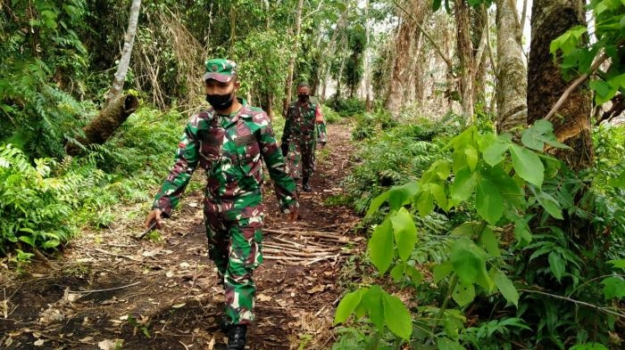 Cegah Kebakaran, Babinsa Desa Suka Maju Gelar Patroli Karlahut