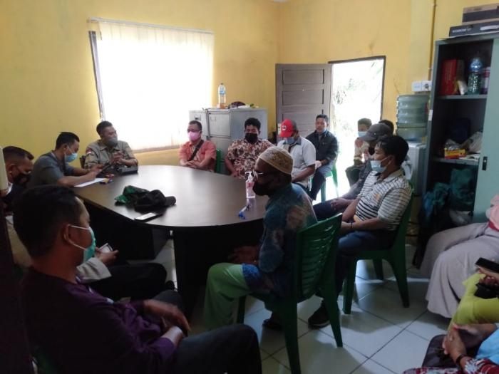 Cegah Penyebaran Virus, Sertu Afrisal Kembali Lakukan Himbauan Kepada Warga Pangkalan Pisang