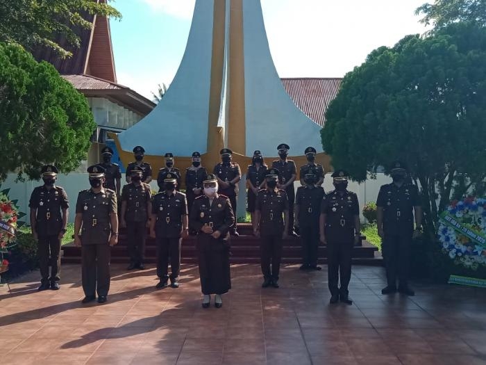 Peringatan HBA Ke - 60 Kajari Bengkalis Adakan Apel Bersama di Makam Pahlawan Kusuma Kesatria 