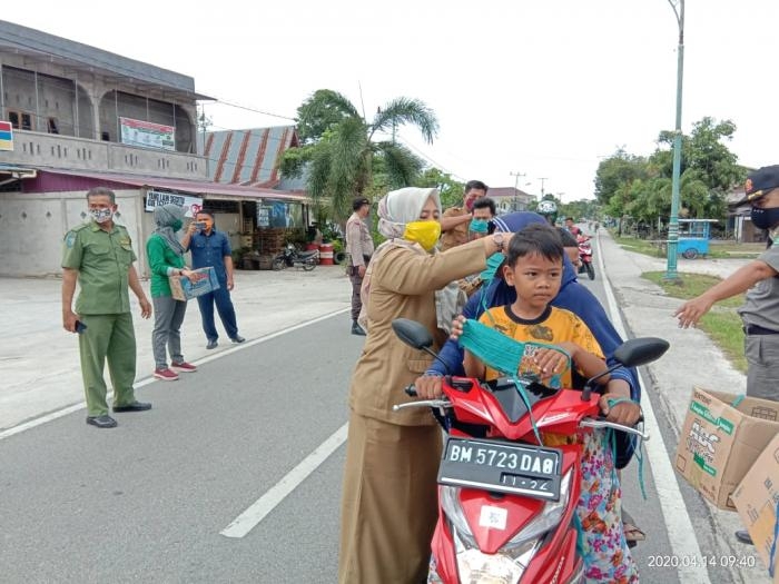 Akna Juita : Kegiatan PKBM Albantani Tanggap Covid - 19 Dapat Dijadikan Contoh Bagi PKBM Lainnya