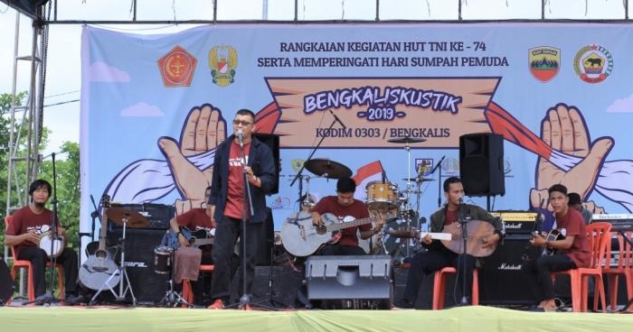 Angkat Kearifan Lokal Sekapur Sirih Band Bawakan Lagu Kelakar Yong Dollah di Bengkaliskustik 2019