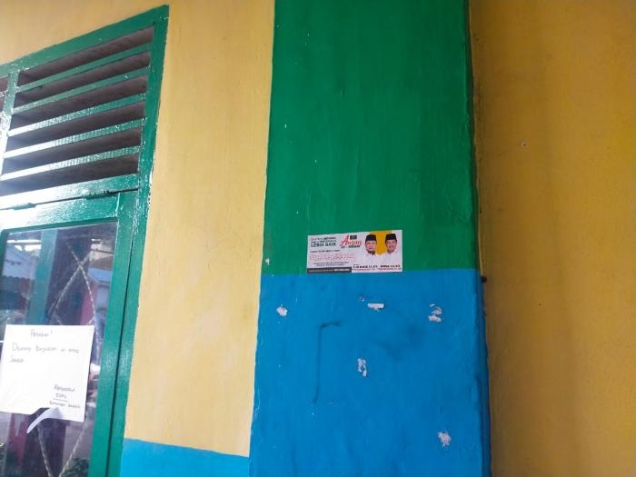 Stiker Paslon No 2 AMAN Dipasang di Yayasan Pendidikan AD-Darajat Duri, Panwaslu Sebut Itu Pelanggar