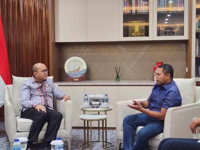 Gubernur Terpilih Abdul Wahid Sowan ke Menteri Investasi dan Hilirisasi 