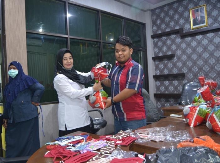 Dinsos Bengkalis Tak Henti Berikan Bantuan Kepada Masyarakat Terkena Covid-19