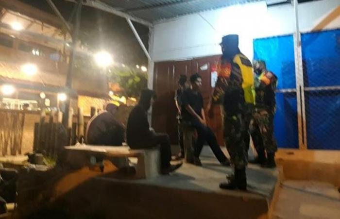 Anggota Danramil 11/Pwk Kandis Gelar Protokol Kesehatan di Kampung Kandis.