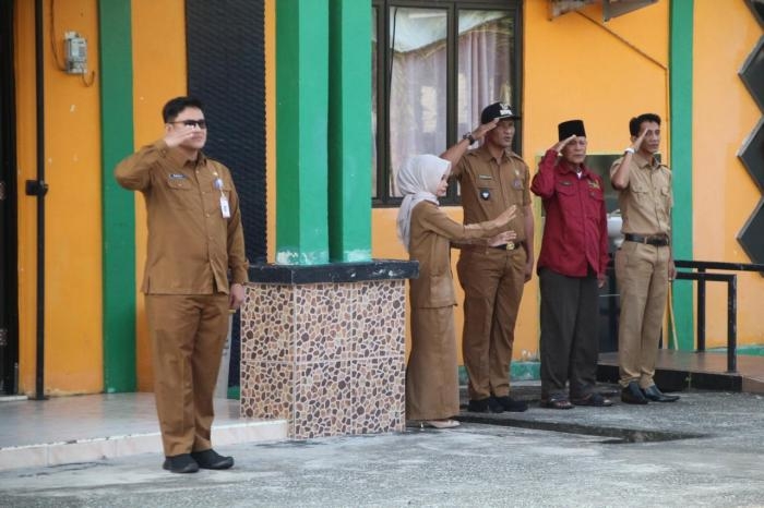 Inginkan Pelayanan Lebih Baik, Rafli Kurniawan Pimpin Apel Pagi di Desa Pambang Pesisir 