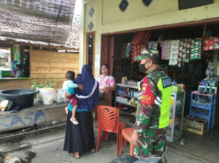 Cegah Covid - 19, Babinsa Koramil 08/Merbau terapkan protokol kesehatan di Desa Lukit