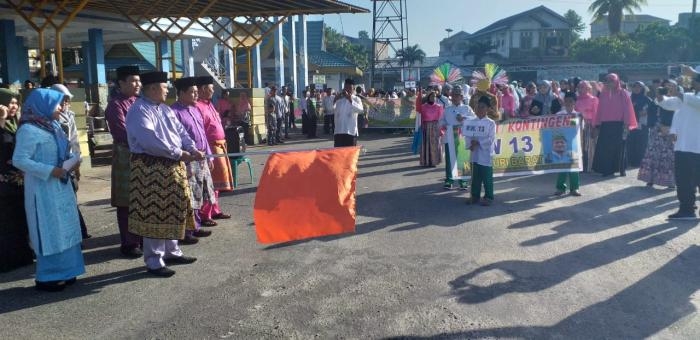 Camat Mandau Lepas Pawai Taaruf MTQ Kelurahan Duri Barat   