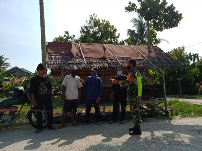 Antisipasi Penyebaran Covid 19, Anggota Koramil 06 Sabak Auh Giat Lakukan Operasi