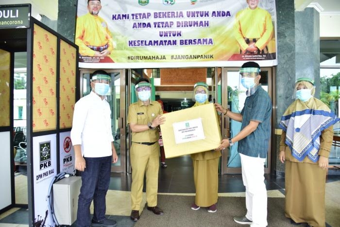 PKB Peduli, Bantu APD Untuk Tenaga Medis RSUD dan Puskesmas di Bengkalis