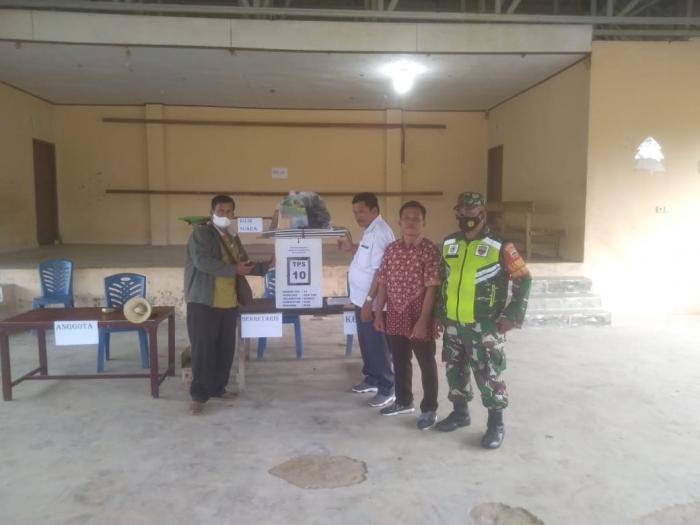 Jelang Pilkamp, Serda D. Gultom Gelar Patroli Bersama Linmas Dan Polsek Kandis