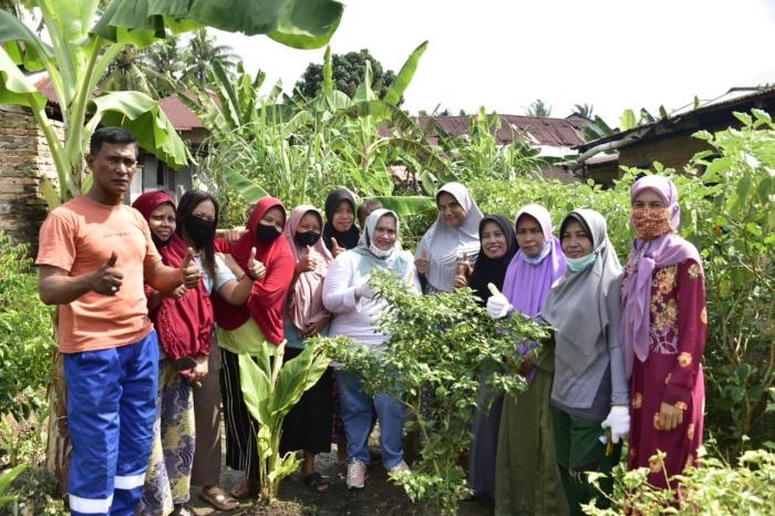 Ikut Goro Bersama Warga Duri, Kasmarni Mengajak Galang Solidaritas Peduli Sesama