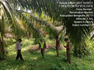 Pantau Titik Api, Personil Koramil 01 Bengkalis Gelar Patroli Karlahut