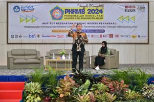 Ribuan Mahasiswa IKES Payung Negeri Antusias Menyambut Kehadiran Cagubri Abdul Wahid 