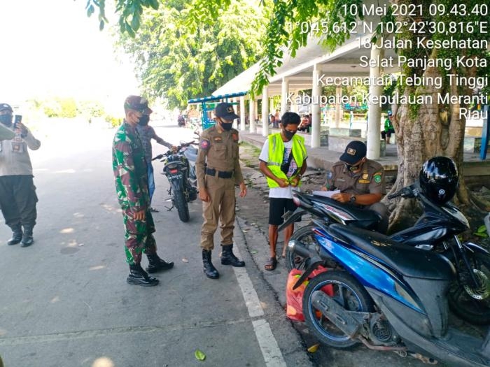 Cegah Covid 19 Di Penghujung Ramadhan, Personil Koramil 02 Tebing Tinggi Gelar Operasi Yustisi