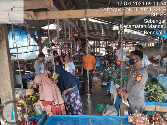 Antisipasi Penularan Virus, Serma Sutrisno Gelar Patroli Prokes di Pasar Sidomulyo Sebangar