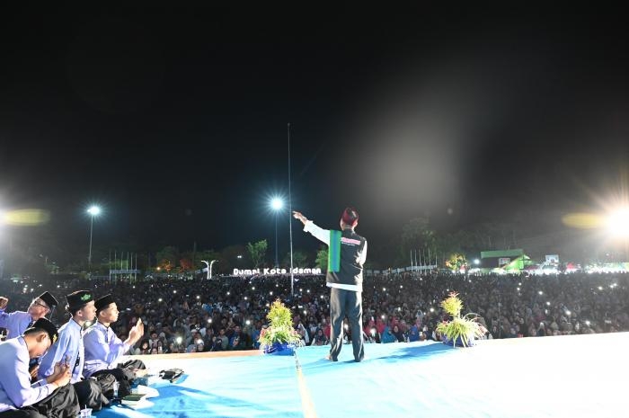 Puluhan Ribu Warga Dumai Hadiri Kampanye dan Tablig Akbar Bersama UAS dan Cagubri Abdul Wahid 