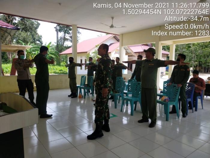 Antisipasi Penularan Virus, Serka Yanuswar Gelar Sosialisasi di Desa Pangkalan Batang