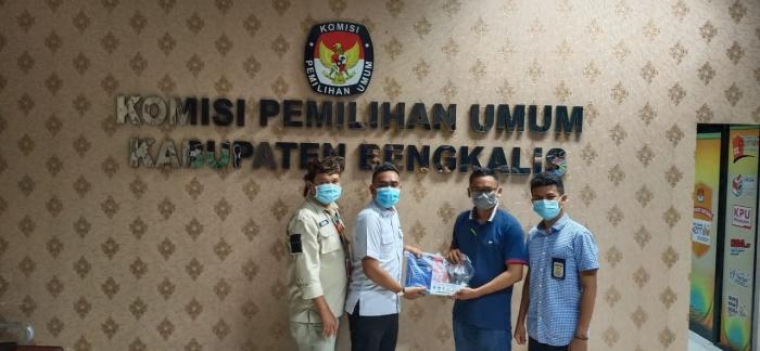 KPUD Bengkalis serahkan sebanyak 220 APK, dan 15.500 BK kepada Empat Paslon 