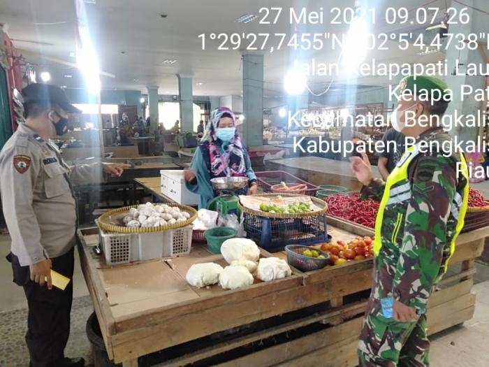 Putus Mata Rantai Covid 19, Personil Koramil 01 Gelar Prokes Di Pasar Terubuk