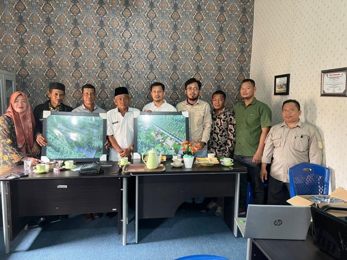 Tim Pengabdian Polbeng Racang Kawasan Agrowisata dan Kolam Hijau Desa Pasiran