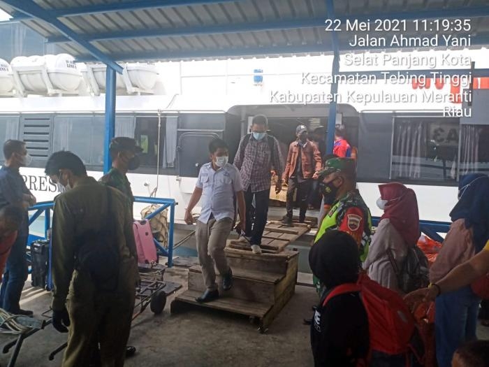 Personil Koramil 02 Tebing Tinggi Gelar Patroli Prokes Di Pelabuhan Tanjung Harapan