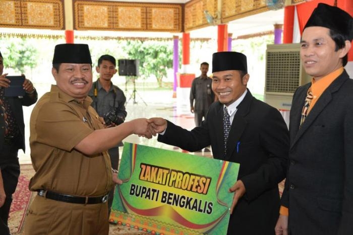 Bupati Amril Keluarkan Surat Edaran Tentang Penyaluran Zakat