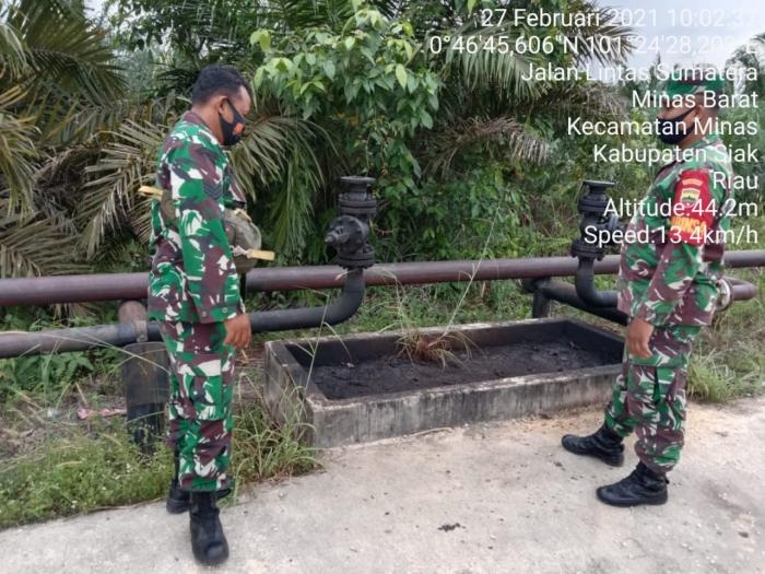 Jaga Objek Vital Nasional, Babinsa Koramil 09 Minas Gelar Patroli Wilayah