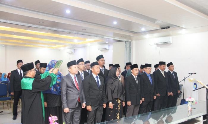 Direktur Polbeng Resmi Lantik 33 Pejabat di Lingkungan Polbeng