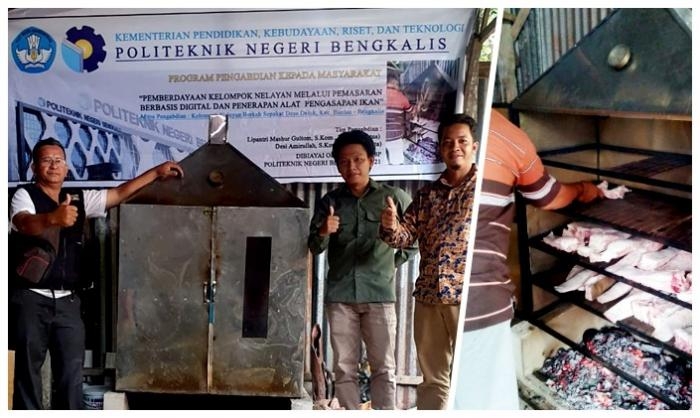 Tim Pengabdian Polbeng Beri Bantuan Alat Pengasapan Ikan Pada Nelayan