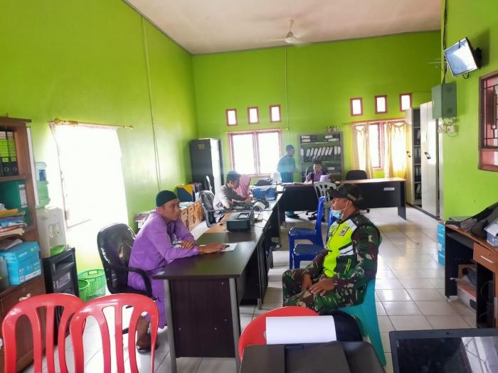 Antisipasi Penyebaran Covid, Anggota Koramil 01 Bengkalis Kembali Laksanakan Komsos