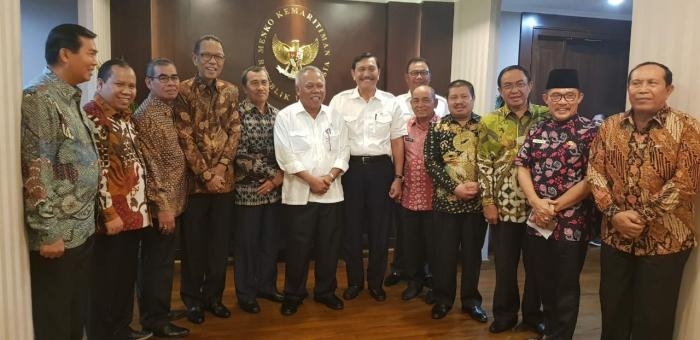 Bersama Gubernur Terpilih Bupati Bengkalis Temui Menteri Kabinet Kerja