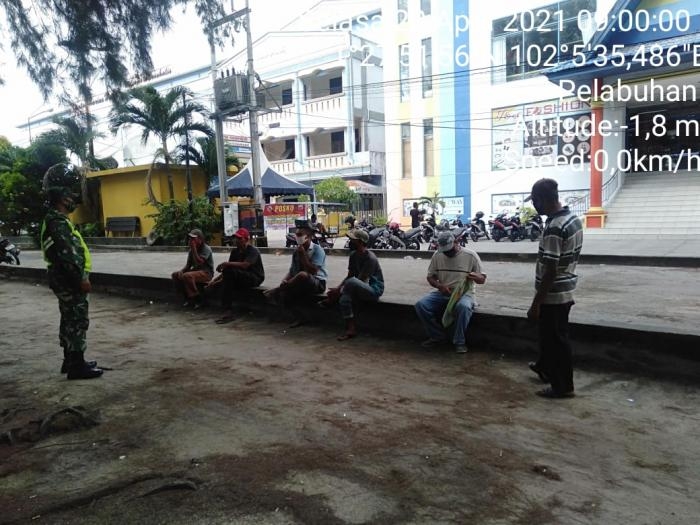 Cegah Penyebaran Covid 19, Personil Koramil 1 Bengkalis Gelar Operasi Yustisi 