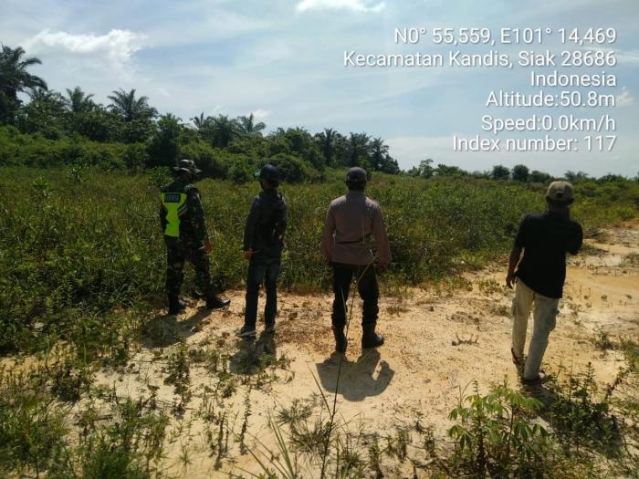 Pantau Titik Api, Babinsa Kampung Libo Jaya Giat Lakukan Patroli Karlahut