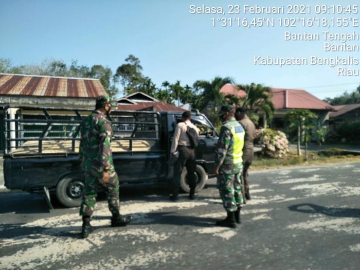 Cegah Penyebaran Covid 19, Personil Koramil 01 Gelar Patroli Prokes