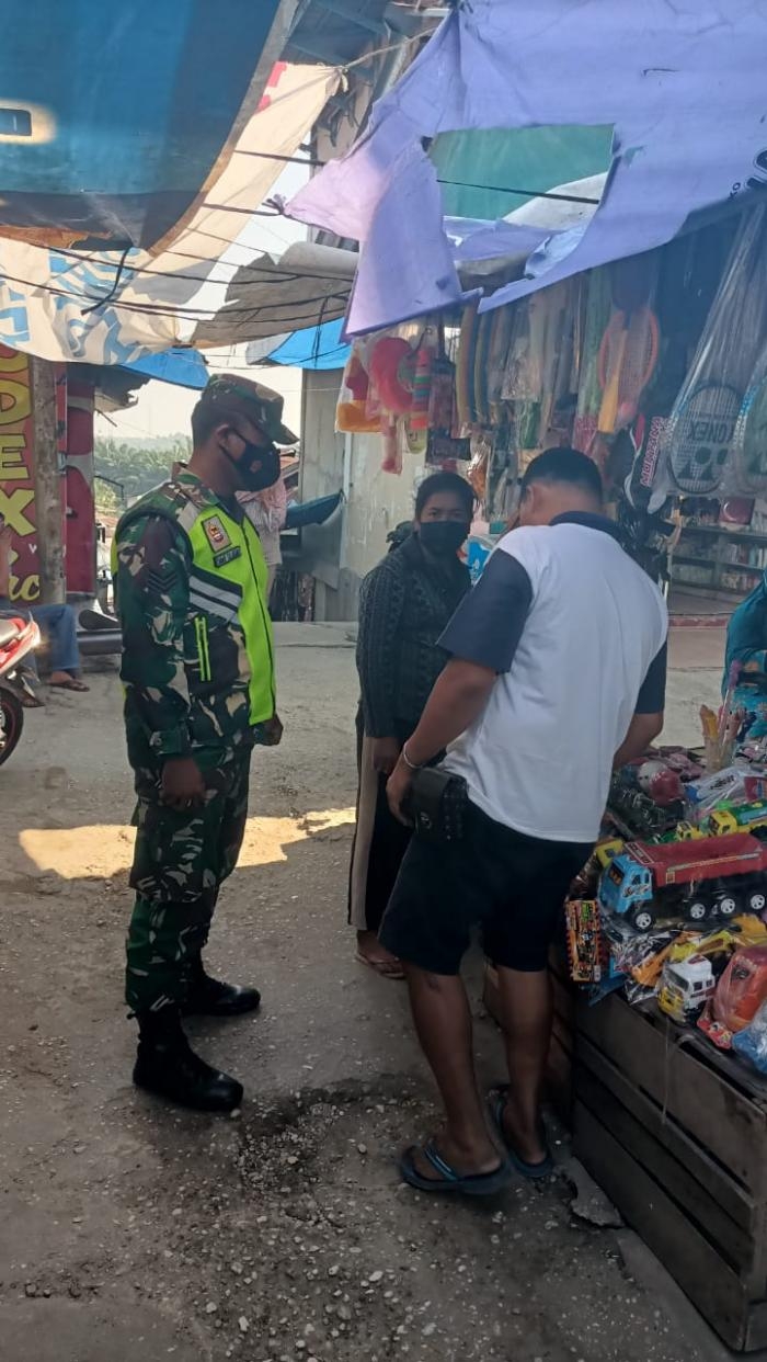 Serka Dame Silaban Kembali Terapkan Prokes Dalam Operasi Yustisi di Pasar Tradisional