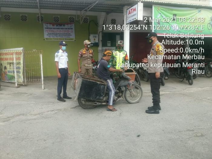 Cegah Covid 19, Babinsa Kelurahan Teluk Belitung Gelar Operasi Prokes