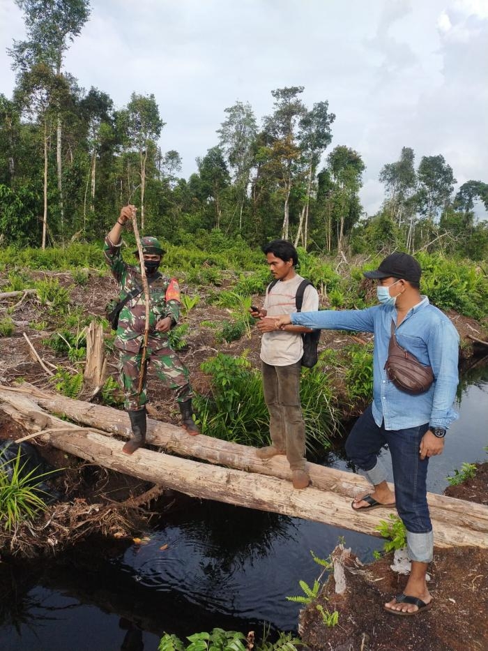 Serda Ade SM Bersama MPA Gelar Patroli Karlahut di Kampung Harapan