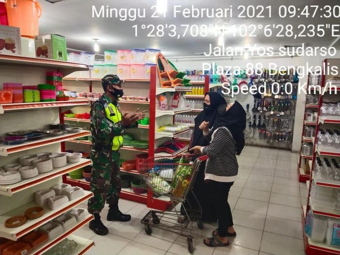 Cegah Penyebaran Covid 19, Personil Koramil 01 Bengkalis Kota Gelar Operasi Prokes