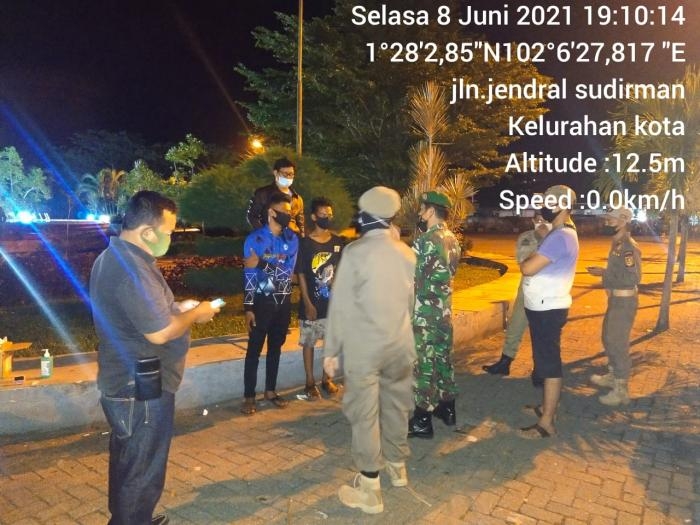 Cegah Covid 19, Personil Koramil 01 Bengkalis Gelar Operasi Prokes