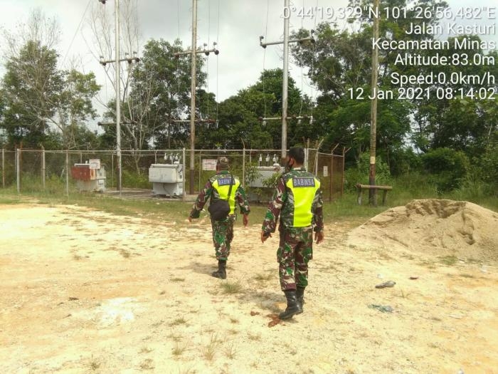 Anggota Danramil 09/Minas Gelar Patroli Pengamanan Objek Vital