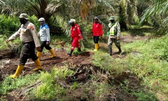 Antisipasi Titik Api, Serda Ade SM Kembali Gelar Patroli Karlahut di Desa Tuah Indra Pura