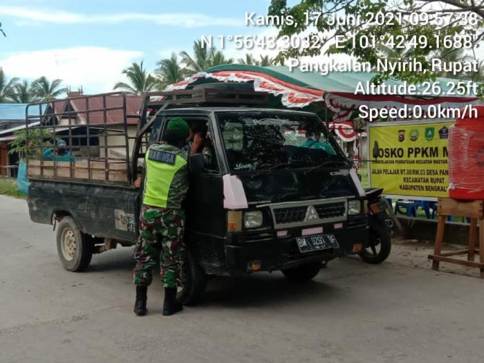 Antisipasi Penyebaran Covid 19, Babinsa Desa Penebal Gelar Komsos