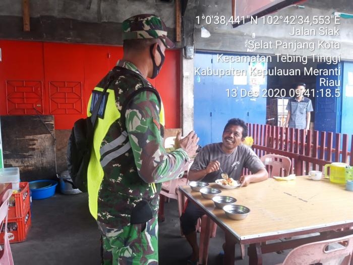 Anggota Danramil 02/Tebing Tinggi kembali gelar Patroli Gakplin Protokol Kesehatan.