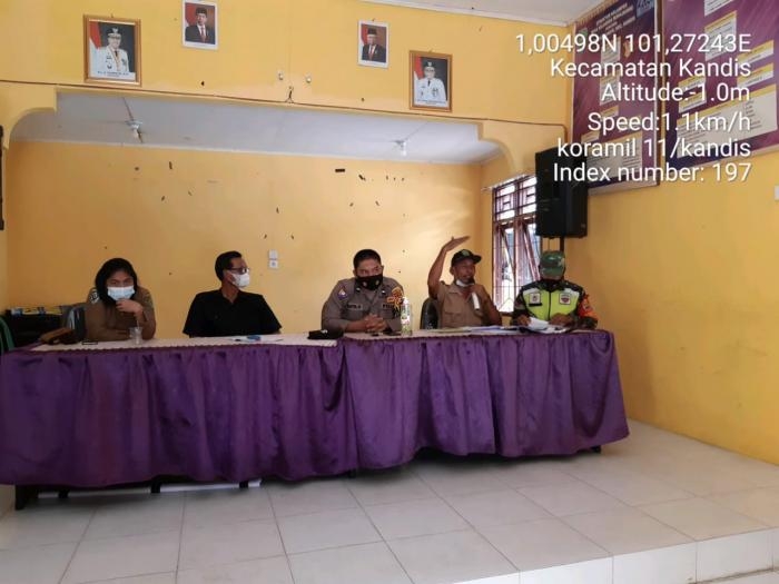 Personil Koramil 11 Kandis Gelar Komsos Kepada Desa Kandis