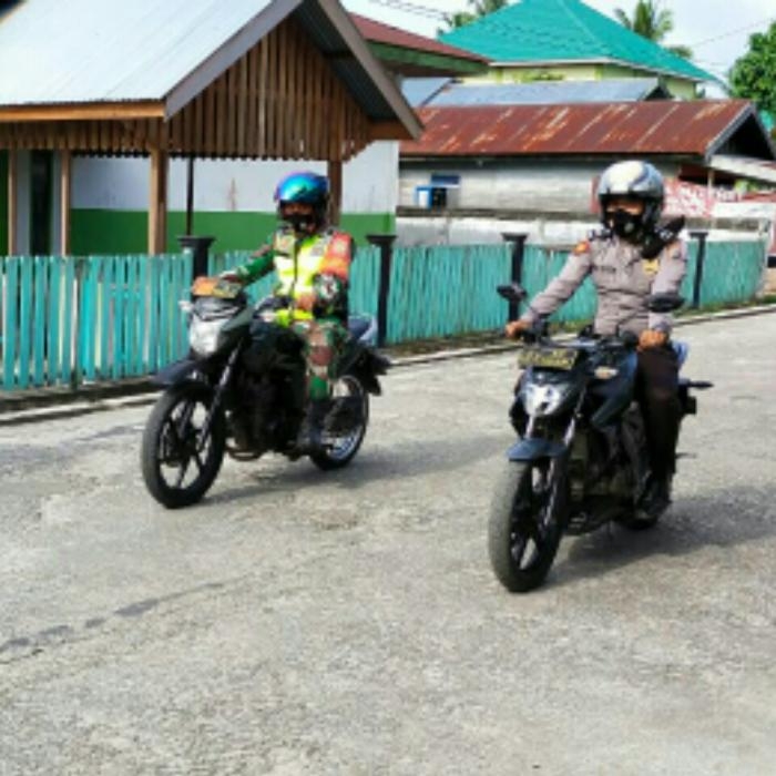 Jelang Pemilihan Desember 2020 anggota Danramil 08/Merbau gelar patroli Pilkada. 