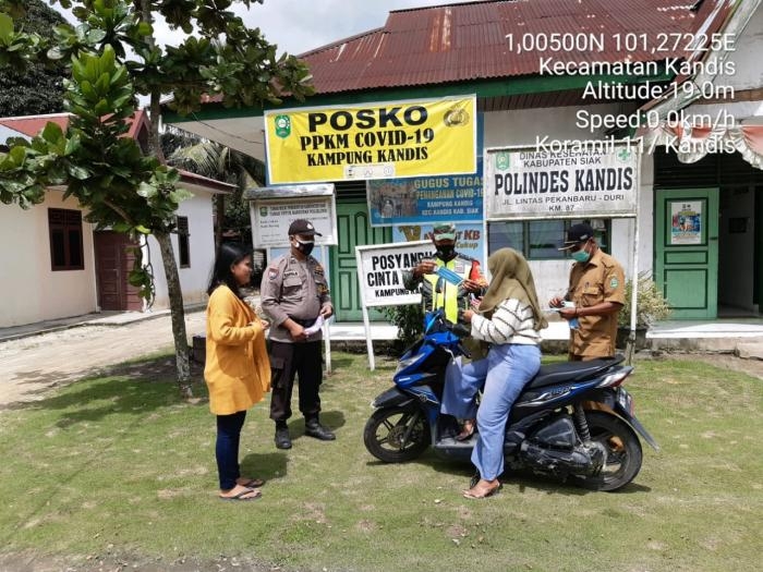 Babinsa Koramil 11 Kandis Kembali Gelar Patroli di Pos PPKM Kampung Kandis
