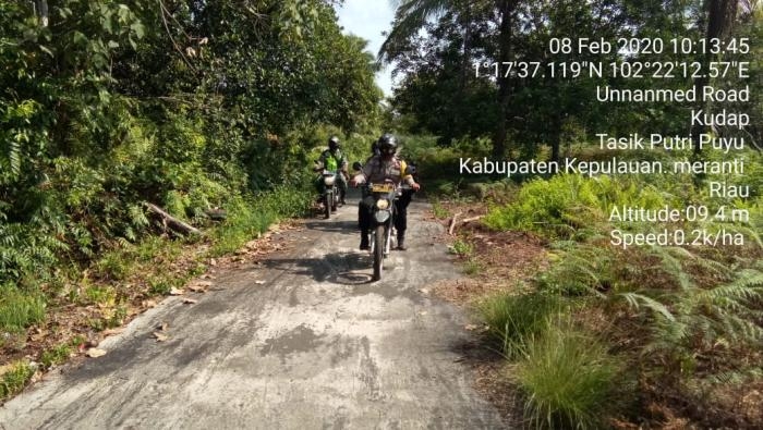 Cegah Karlahut, Personil TNI dari Koramil 08 Merbau Gelar Patroli 